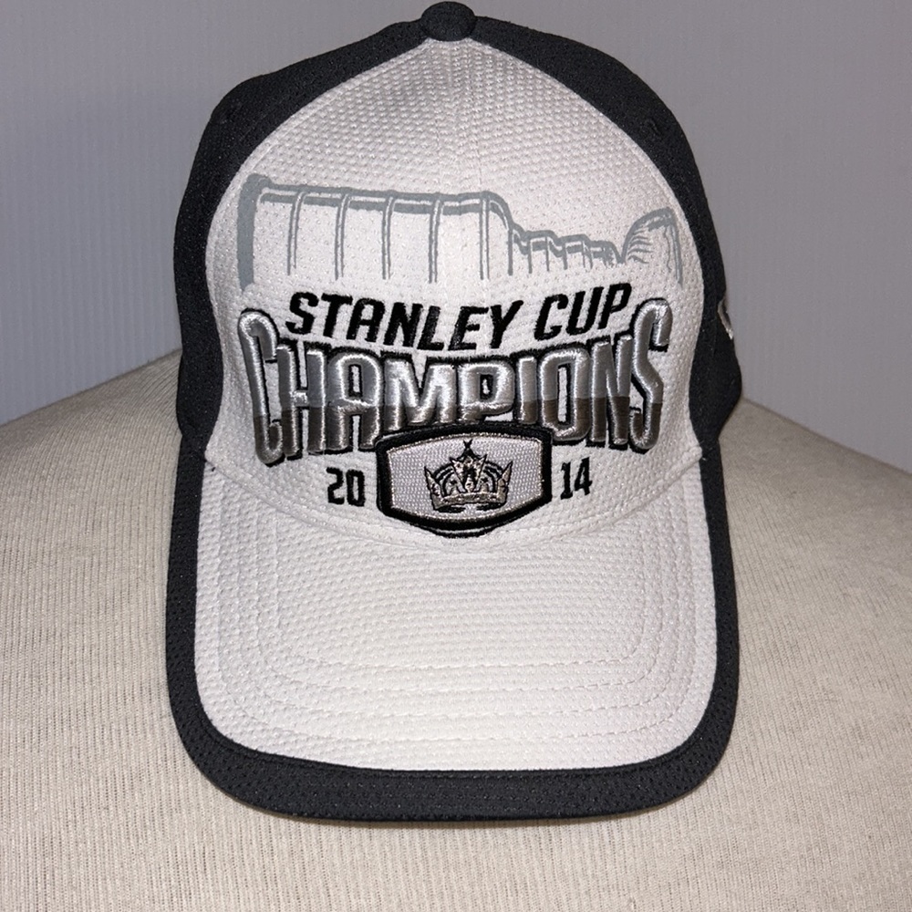 Los Angeles LA Kings 2014 Stanley Cup Champions Locker Room New Era Flex Cap Hat